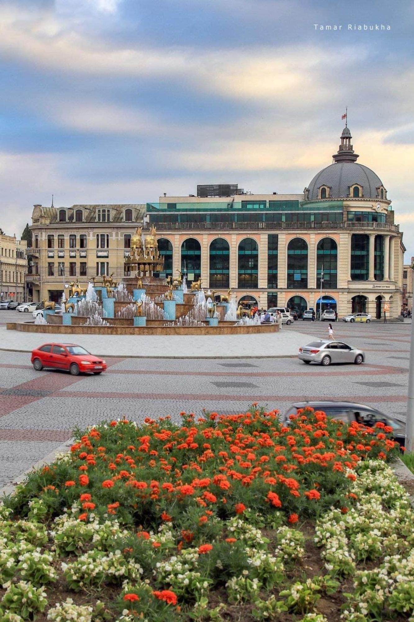 Lux Palace Hotel Kutaisi Exterior photo