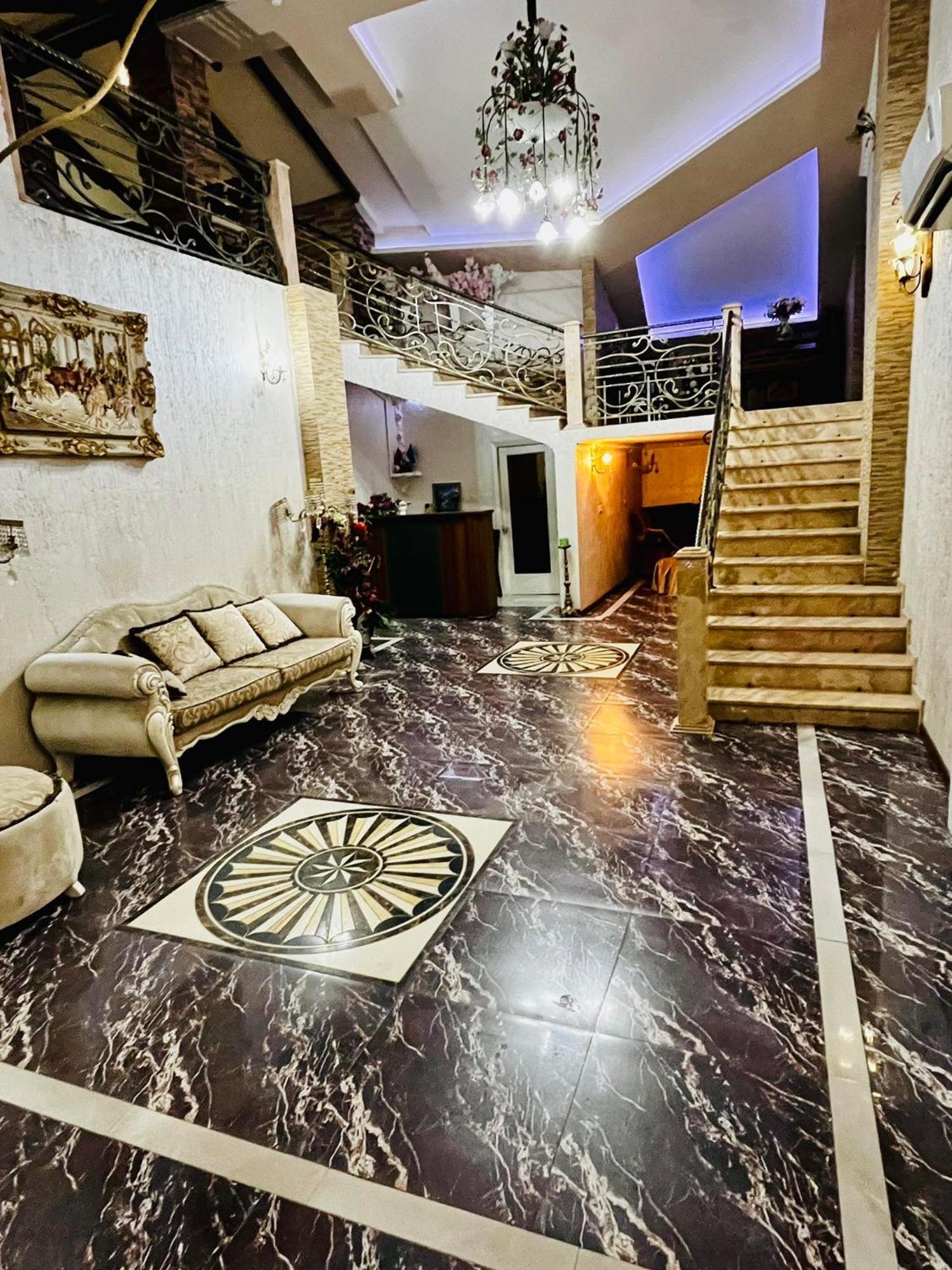Lux Palace Hotel Kutaisi Exterior photo