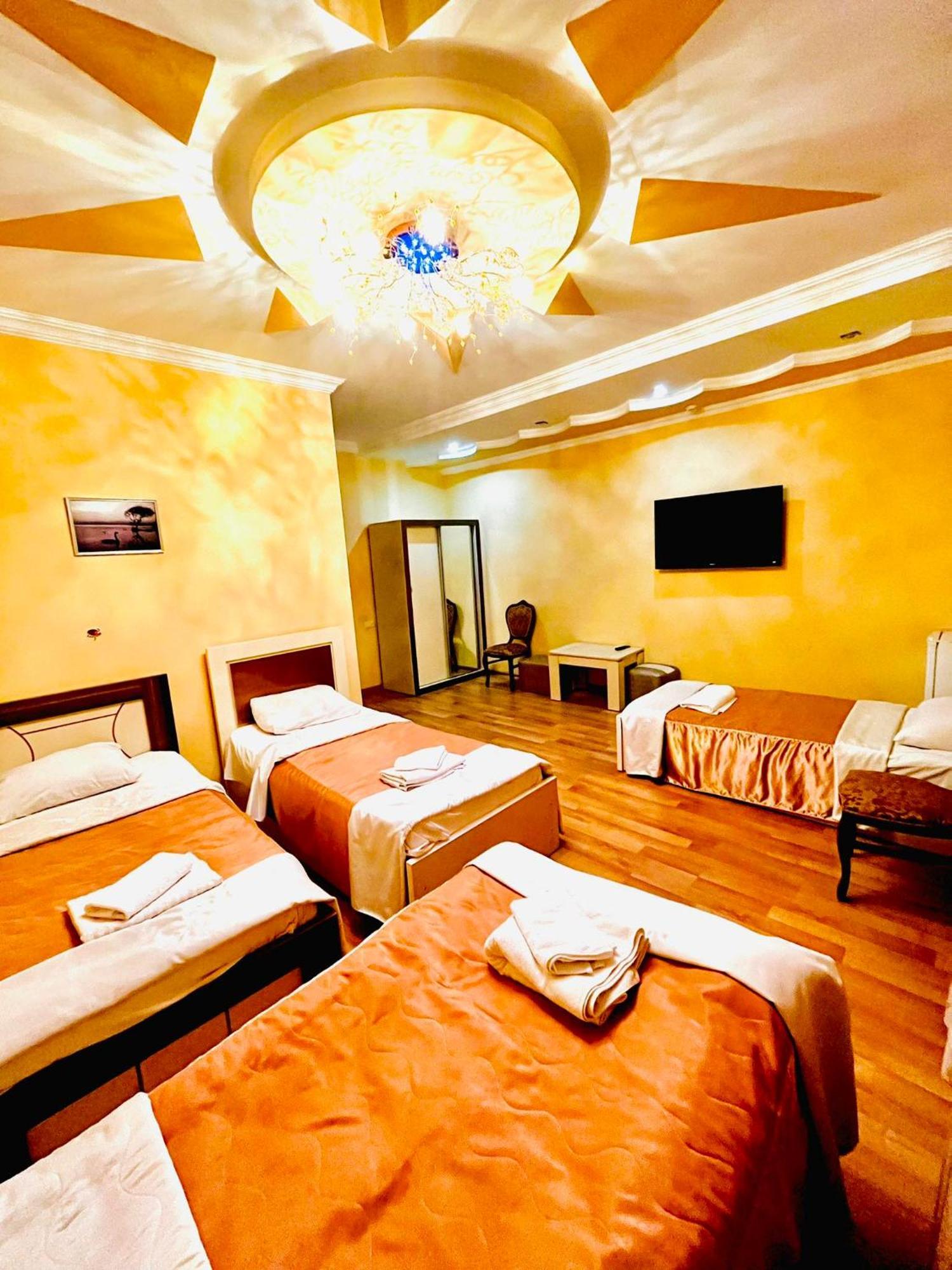 Lux Palace Hotel Kutaisi Exterior photo