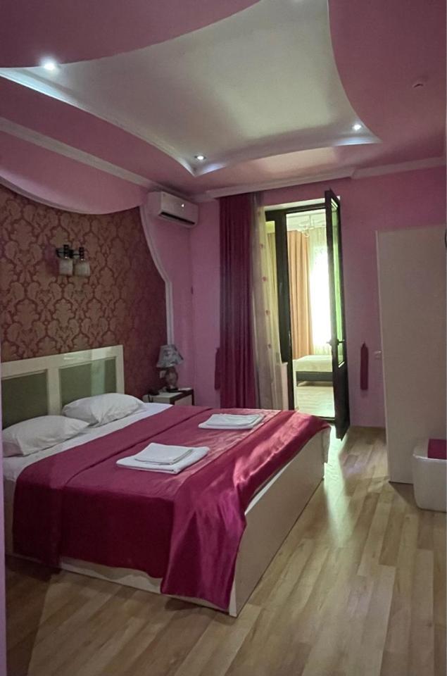 Lux Palace Hotel Kutaisi Exterior photo
