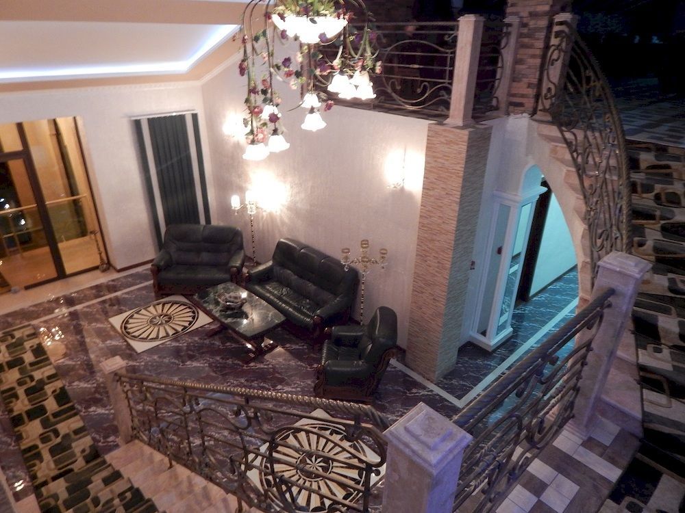 Lux Palace Hotel Kutaisi Exterior photo