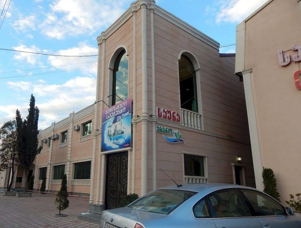 Lux Palace Hotel Kutaisi Exterior photo